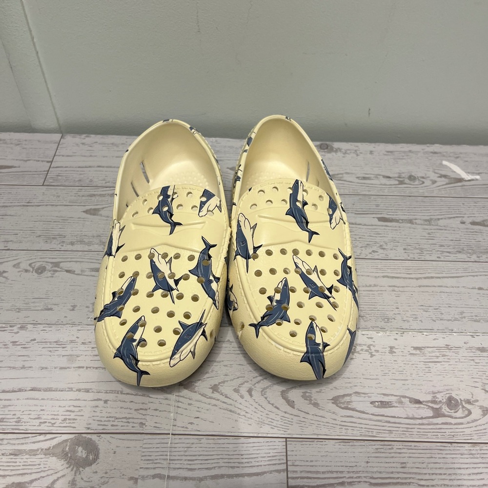 Floafers Kids Shark Print Porthole Loafers Cream Blue Water Shoes Size 1